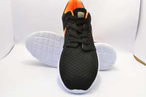     Nike Roshe Run -  1