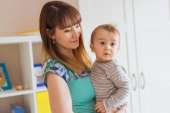    㳿 (Au pair)