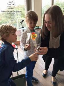     㳿 (Au pair) -  1