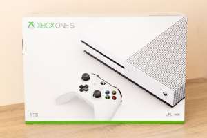    Xbox ONE S -  1