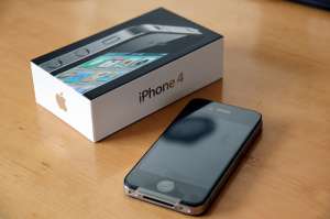 Apple iPhone 4G HD 32GB .... 300euro, Apple IPAD 2 64GB Wi-Fi + 3G � 370Euro - ����������� 1