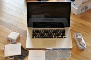 Apple MacBook Pro - Core i7 2,2 ��� - 15,4 "- 4 �� ����������� ������ - 750 �� HDD ........... 720Euro - ����������� 1