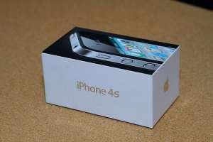 Now On Sell :: Apple iPhone 4S 32GB = = = = $400 -  1