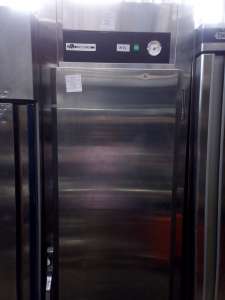 Продам холодильный б/у шкаф для кафе - изображение 1