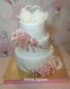 Перейти к объявлению: Свадебный 3-х ярусный торт с пионами и веточками сакуры