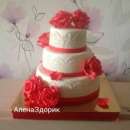 Перейти к объявлению: Свадебныый 3-х ярусный торт с кружевом и красными розами