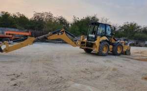 ������ �����������-���������� JCB 3CX, CAT 444E - ����������� 1