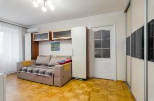 ������� 2-� �������� �� ��. ����� 9 . �������� ��������� �� 4 ����� 5-�� �������� ���� . ����� ������� - 45 �2 . ����� ������� - ����������� 1