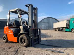 �������� ������������� Nissan, � ������ triplex/�������� 5.1 �����. ������: P1F2A20D. - ����������� 1